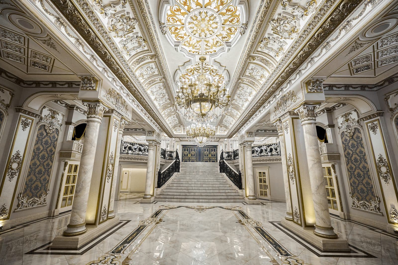 Парадный холл Yakkasaroy Palace